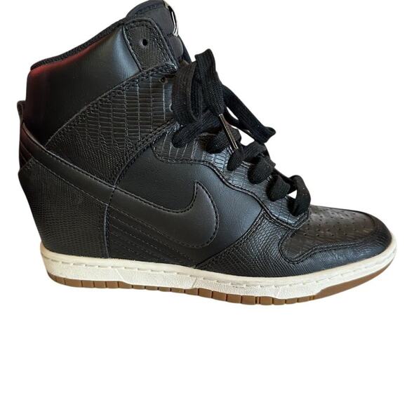 Nike Dunk Sky Hi high Women’s Hidden Wedge Sneakers Black/White-Gum Sole Size 7 - Picture 1 of 11